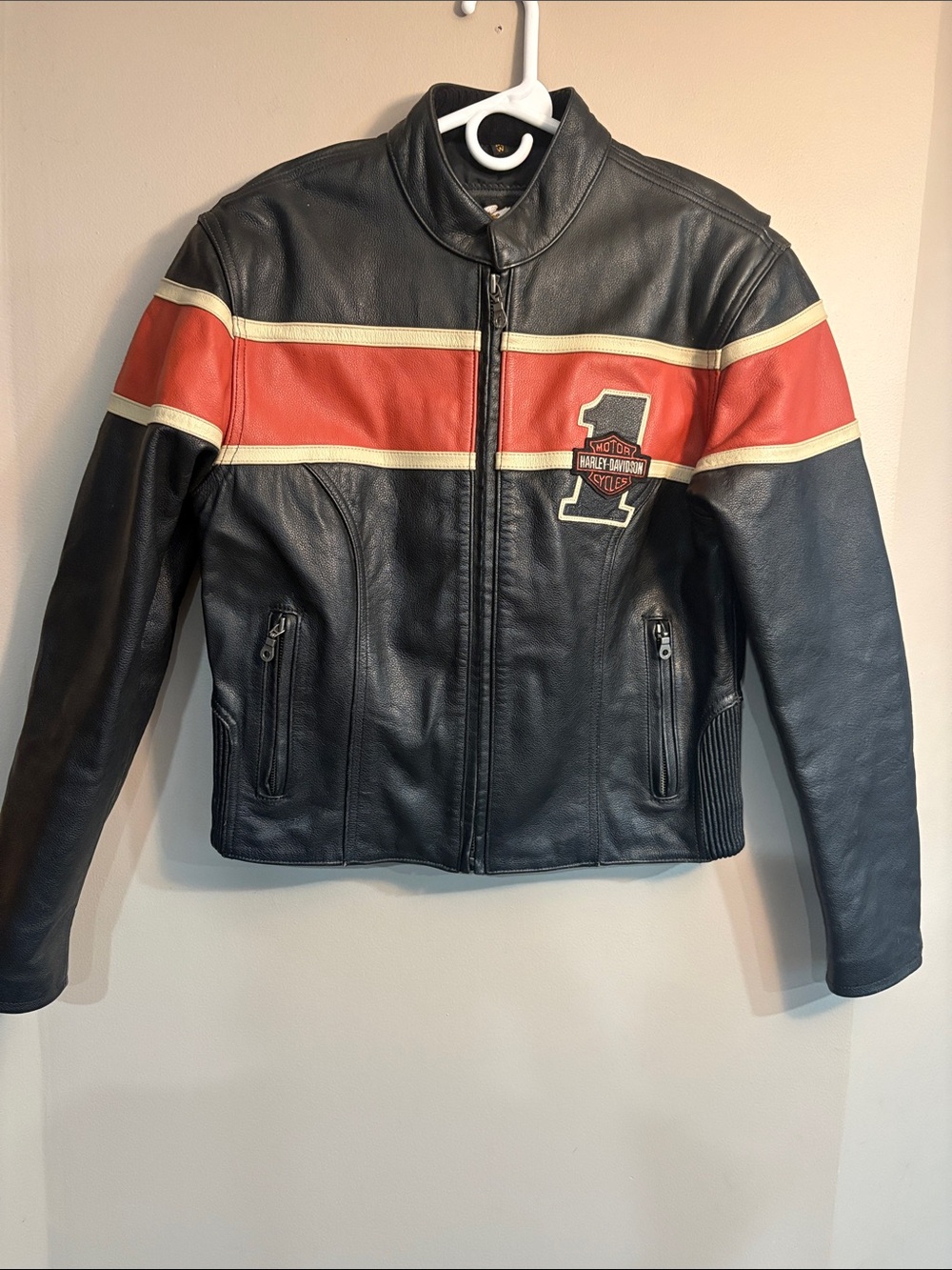 Rare vintage women’s Leather Harley Davidson victory lane jacket